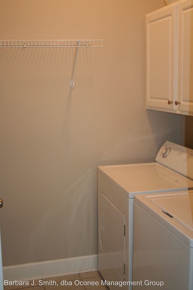 Building Photo - 2 br, 2.5 bath House - 181-G Farriers Lane