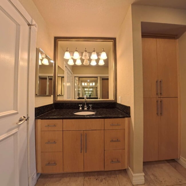 Building Photo - Luxury Mid-Rise | Guard Gated | Underground Garage Area | Resort Style Amenities