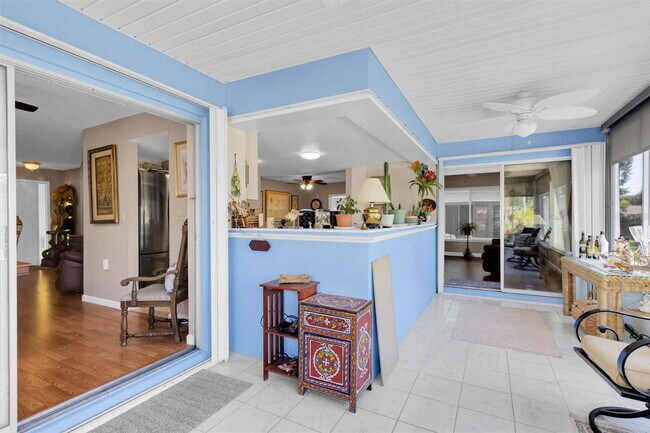 Building Photo - 10531 Meadow Hill Dr