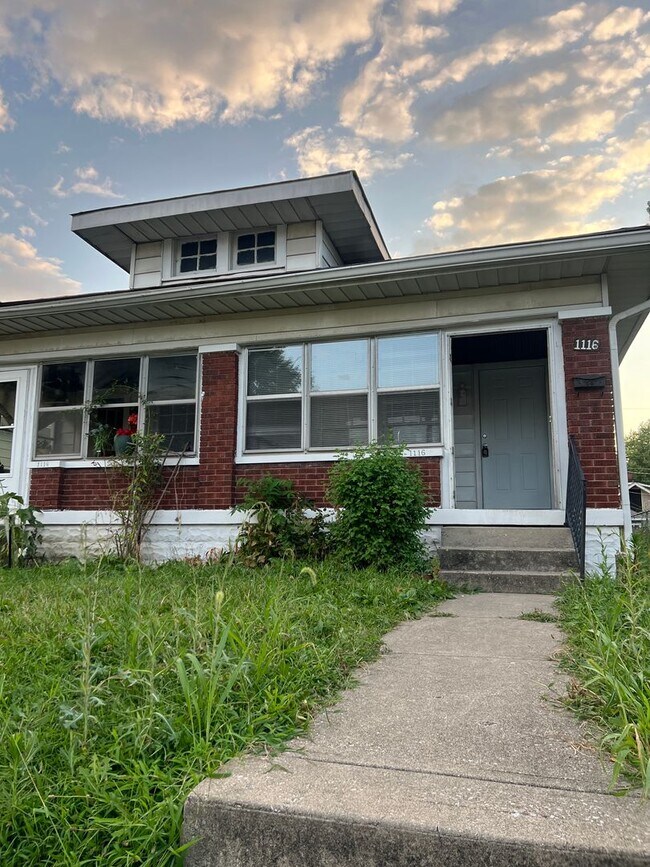 Primary Photo - 1114 N Gale St