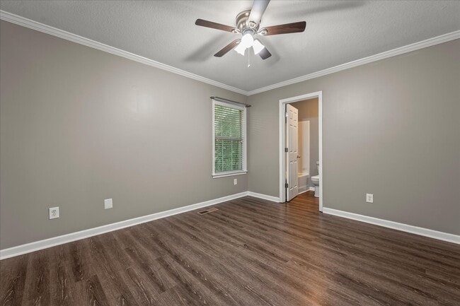 Building Photo - 27 Corinth Rd