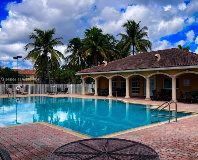 Building Photo - 8344 SW 27th St