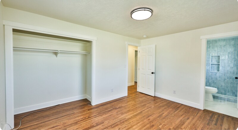 Building Photo - 350 W 2575 N