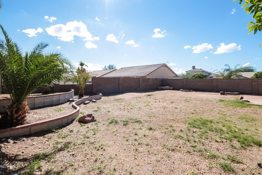 Building Photo - 11231 E Covina Cir