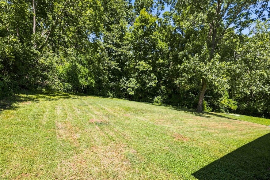 Building Photo - 625 Maclaurin Ct