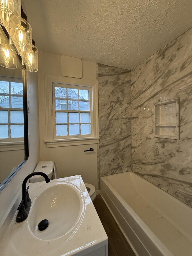 Building Photo - 3520 Cleveland Ave