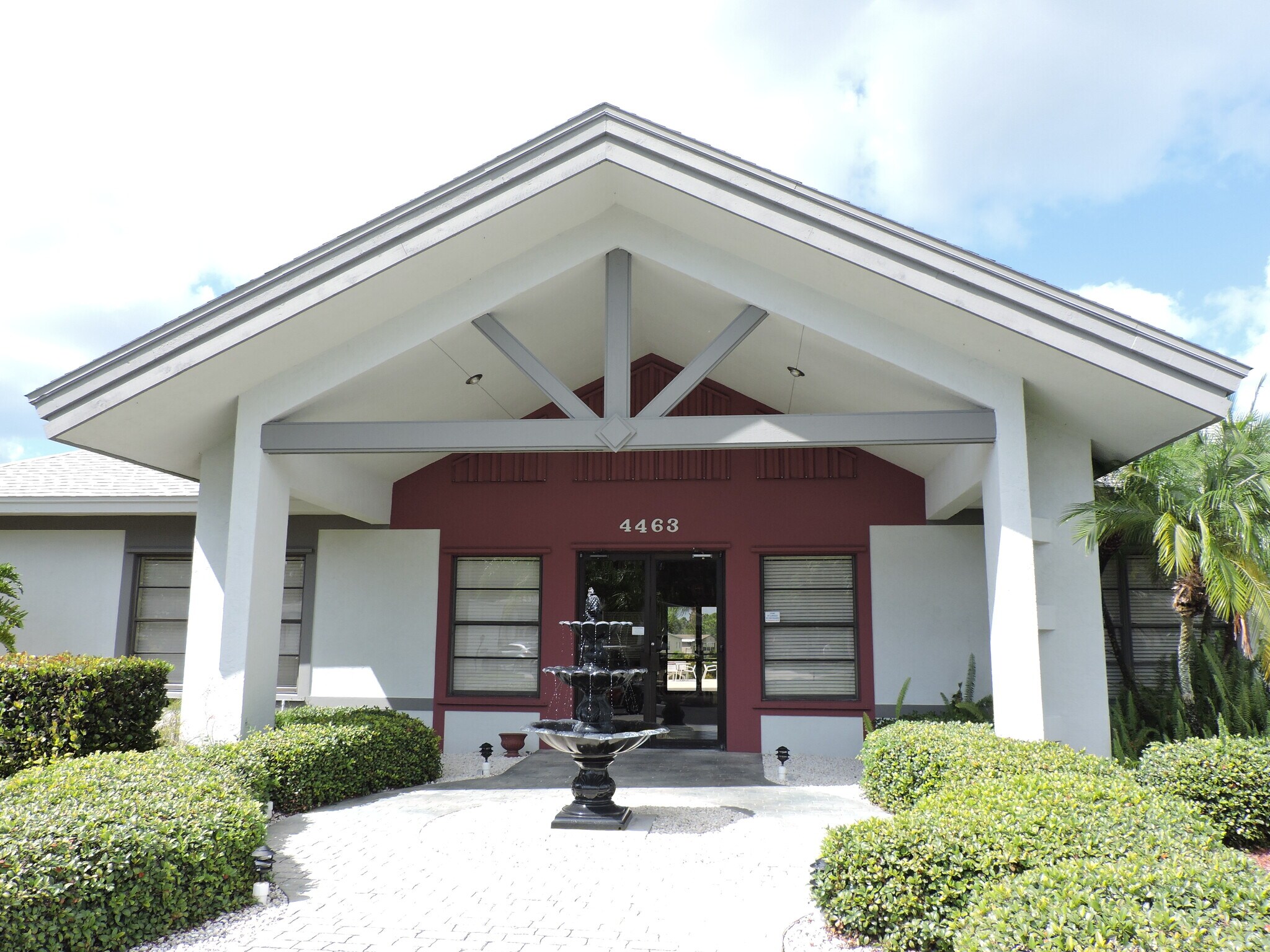 Building Photo - 6969 SE Morningside Dr