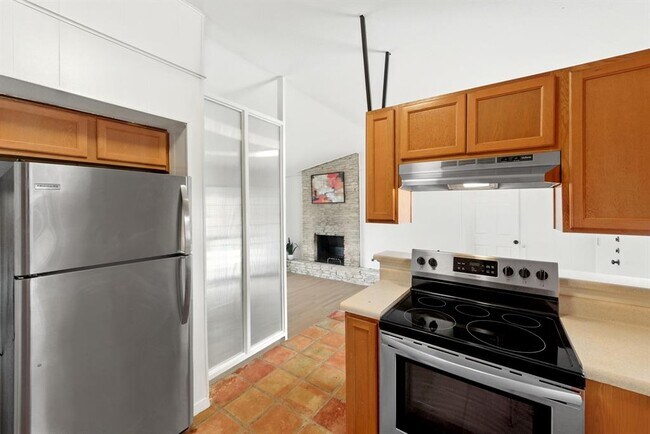 Building Photo - 5412 Manor Rd