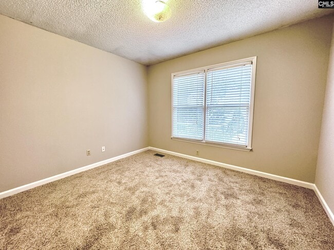 Building Photo - 116 Botany Dr