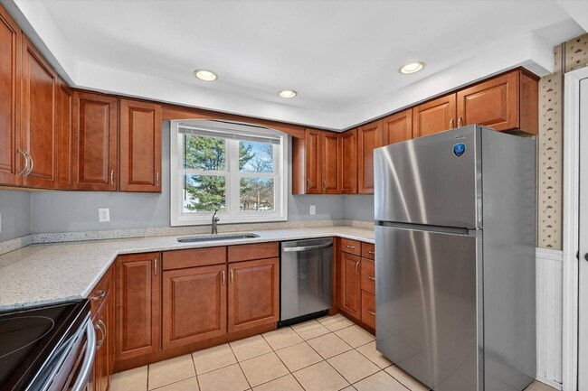 Building Photo - 29 Ridge Rd