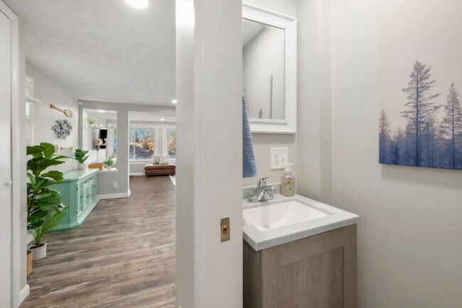 Building Photo - 3576 Portage Point Blvd