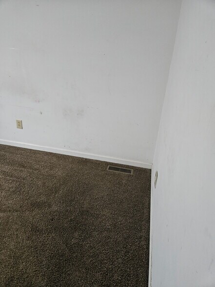 Building Photo - 2302 Raleigh Ct