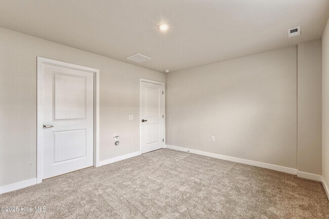 Building Photo - 2084 Parow Ln NW