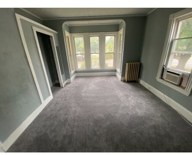 Building Photo - 167 Broad St