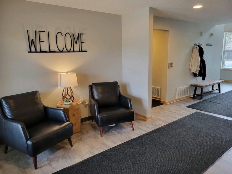 Building Photo - 13642 Brick Path