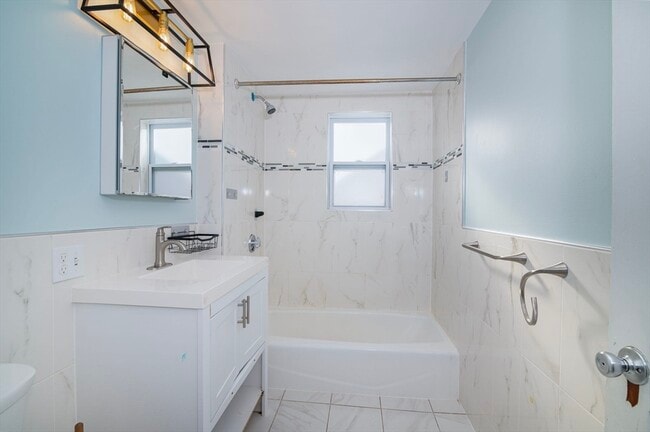 Building Photo - 21 Wollaston Ave