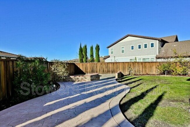 Building Photo - 630 Bond Ct