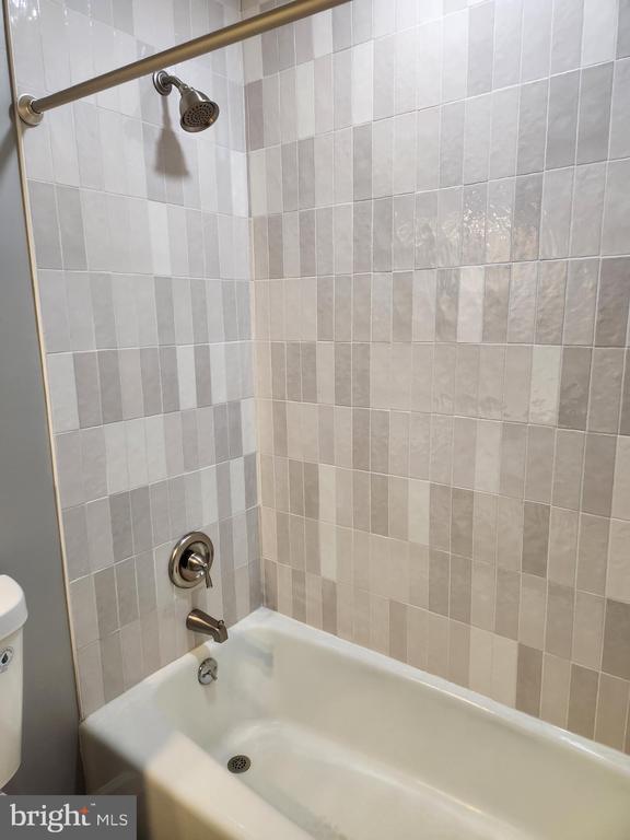 Building Photo - 8404 N Brook Ln