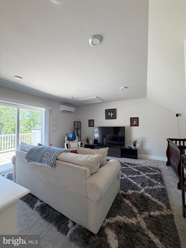 Building Photo - 10802 Foxtrot Cir