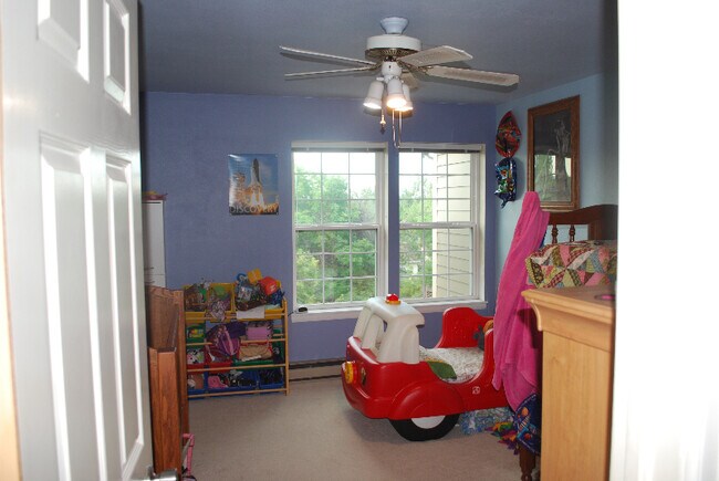 Building Photo - 2828 Silverplume Dr