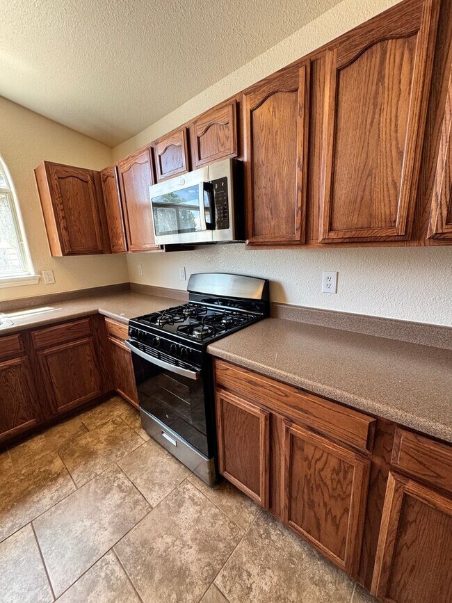 Building Photo - 1326 Magoffin Pl