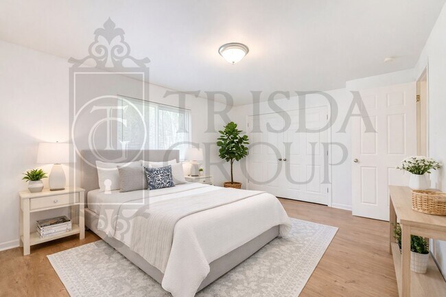 Building Photo - Avail July 1: 2BR Apt in Crafton, 1 Off Street Parking, AC, W/D included, Quartz Countertops, DW,...