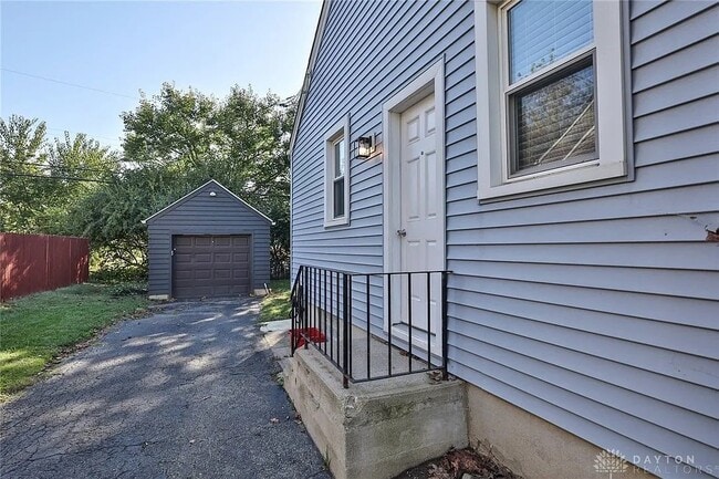 Building Photo - 1916 Shroyer Rd