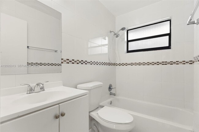 Building Photo - 4120 SW 19th St