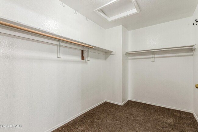 Building Photo - 2874 W Mineral Butte Dr