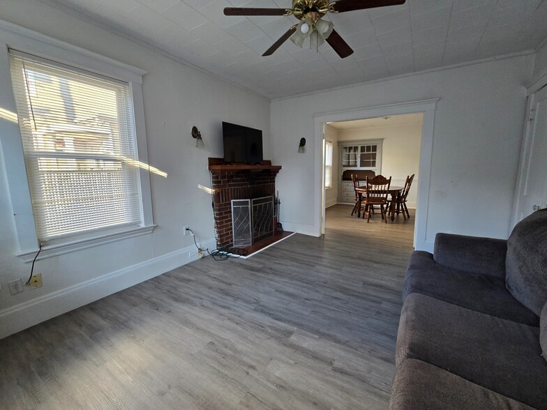 Building Photo - 63 Pinckney St