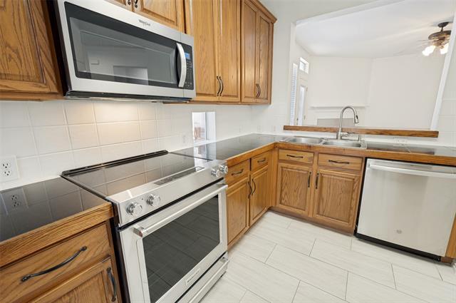 Building Photo - 7086 Richmond Dr