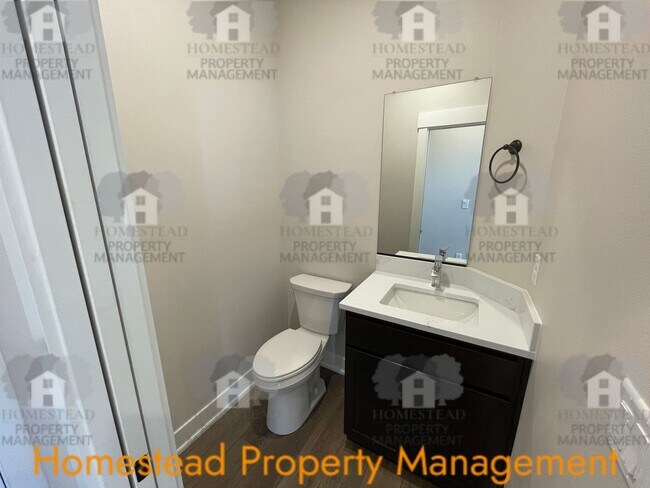 Building Photo - 644