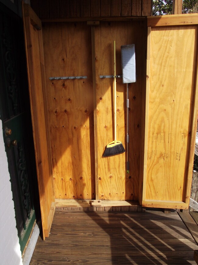 Broom closet on porch - 1419 E Capitol St SE