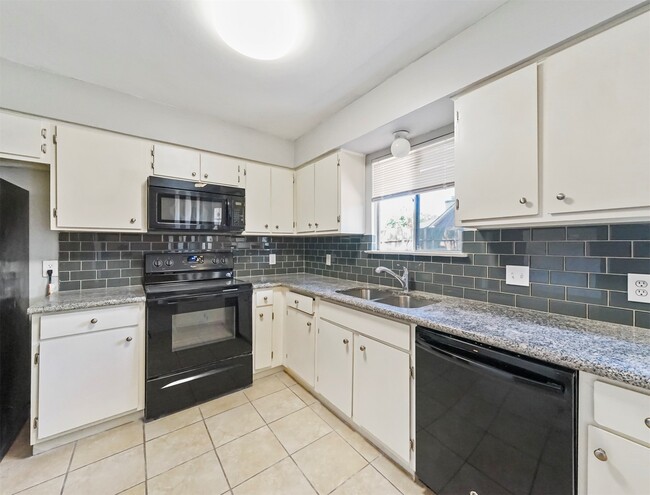 Building Photo - 22626 Leedstown Ln