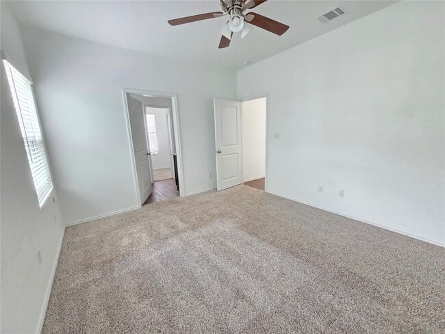 Building Photo - 1329 Weatherford Ln