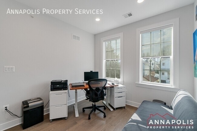 Building Photo - 285 West St