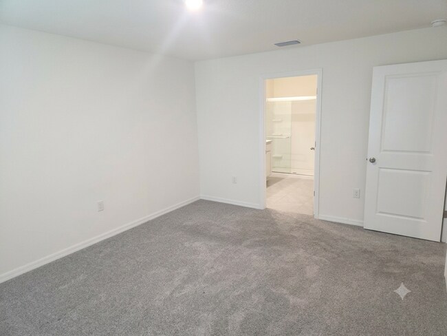 Building Photo - 11472 Timber Grv Ln