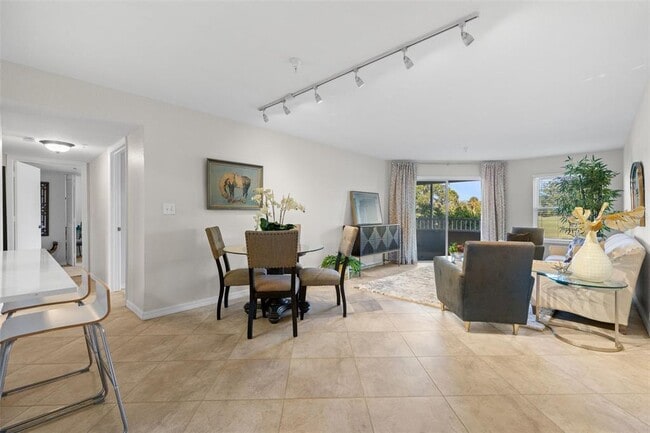 Building Photo - 2323 Feather Sound Dr