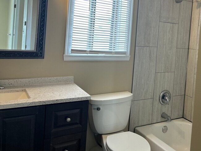 Building Photo - 1339 Forestdale Ct