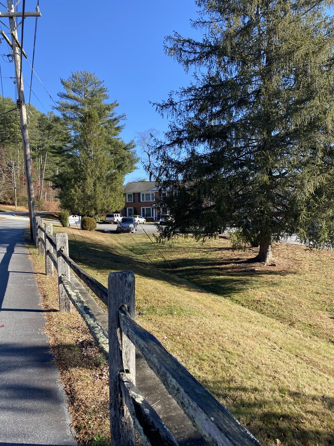 Walking path GALLIMORE RD - 185 Gallimore Rd