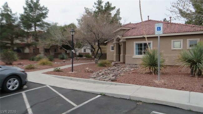 Building Photo - 3014 Sunrise Bay Ave