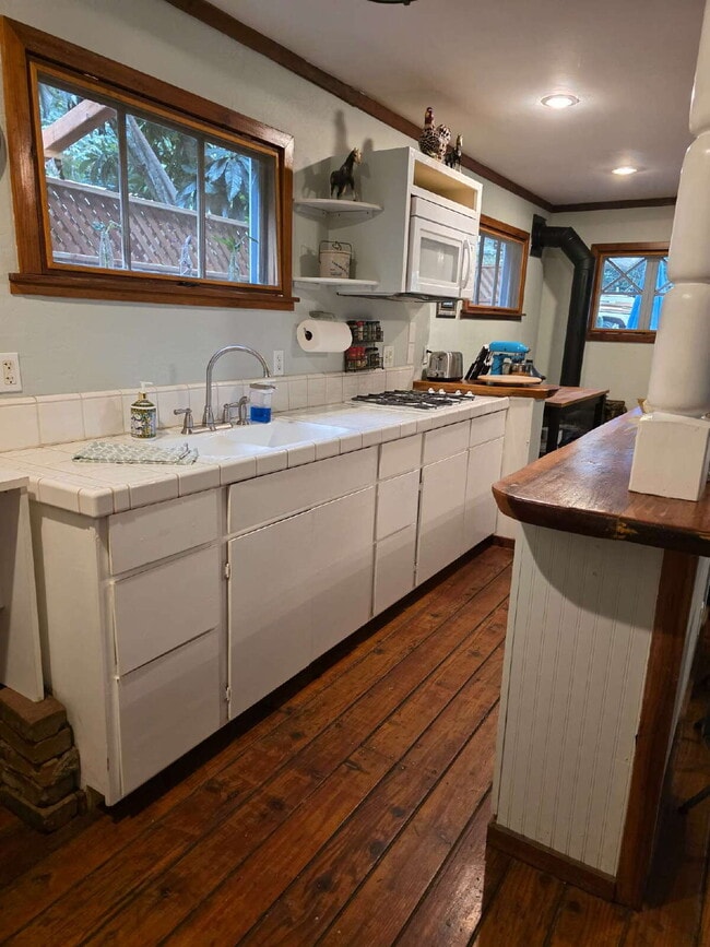 Building Photo - The Carriage House – Furnished Two Bedroom + Office/Reading  ALL utilities Included