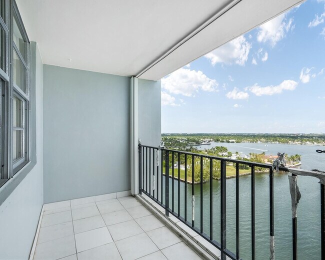 Building Photo - 1400 S Ocean Dr