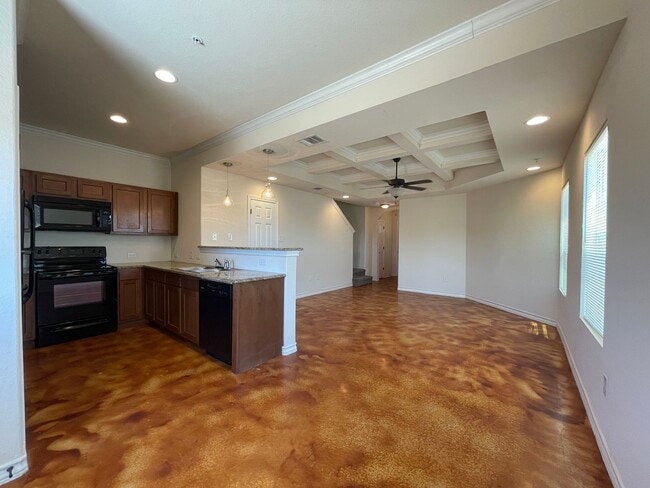 Building Photo - Town home for rent