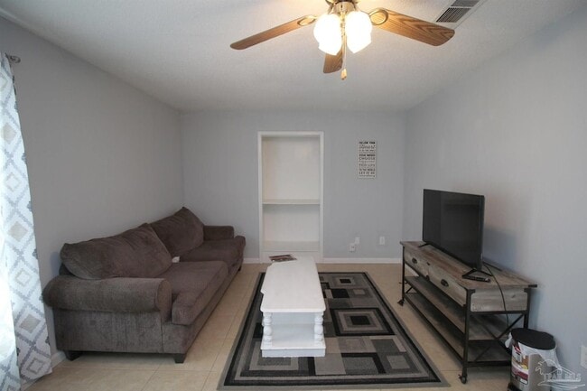 Building Photo - 950 Coronado Dr