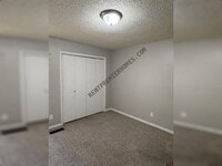 Building Photo - 5 Stoneledge Dr