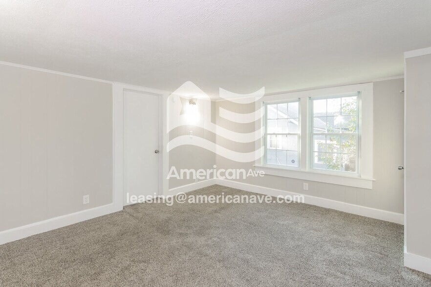 Building Photo - 4005 7th Ave