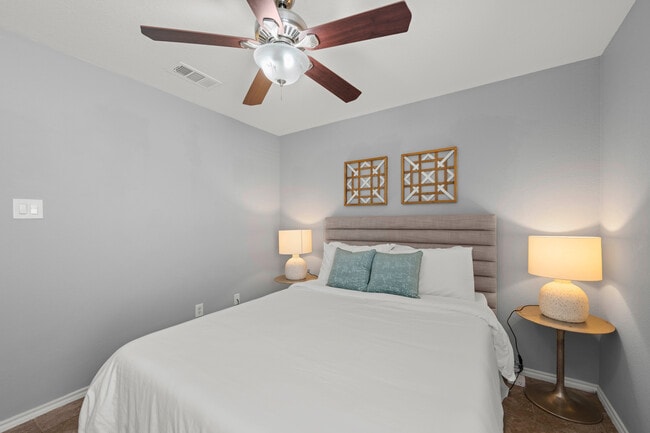 Building Photo - Cline