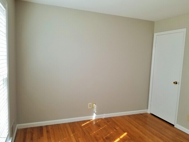 Building Photo - 8203 Camberley Dr