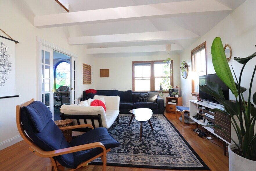 Primary Photo - 40 Atherton Rd
